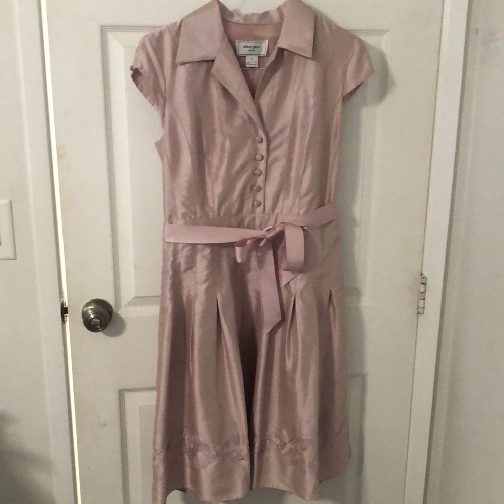 Beautiful embroidered dress. light pink color with belt.